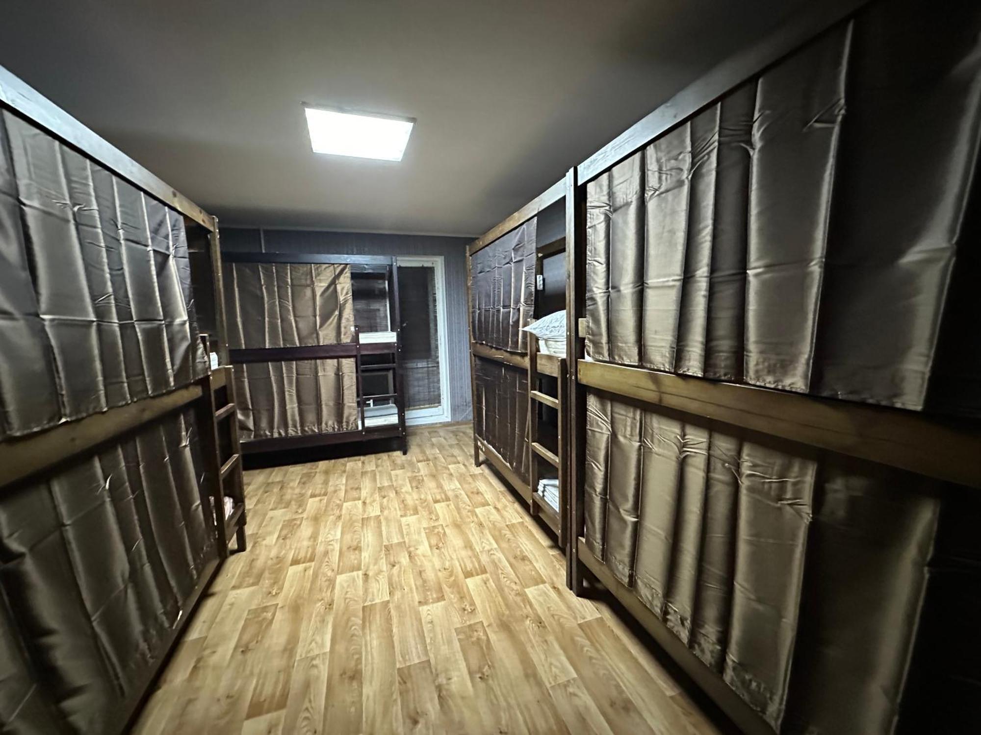 Ararat-Poznyaki Hostel เคียฟ ภายนอก รูปภาพ