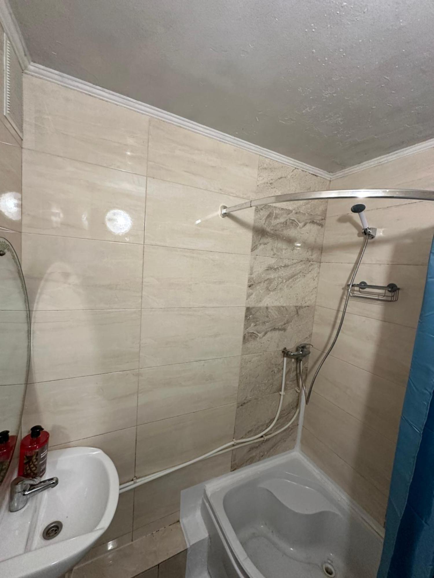 Ararat-Poznyaki Hostel เคียฟ ภายนอก รูปภาพ
